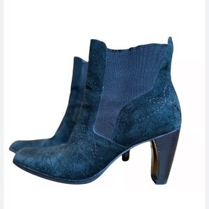 Matisse Suede Blue Black Floral Stitched Boots- 7.5